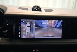 harmaa Porsche Cayenne 2026 kuva 16.