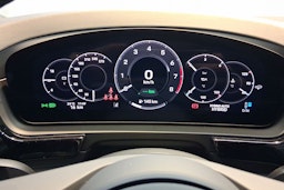 harmaa Porsche Cayenne 2026 kuva 24.