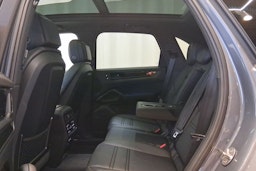 harmaa Porsche Cayenne 2026 kuva 26.