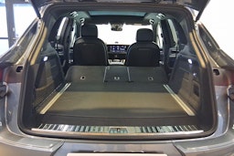 harmaa Porsche Cayenne 2026 kuva 29.