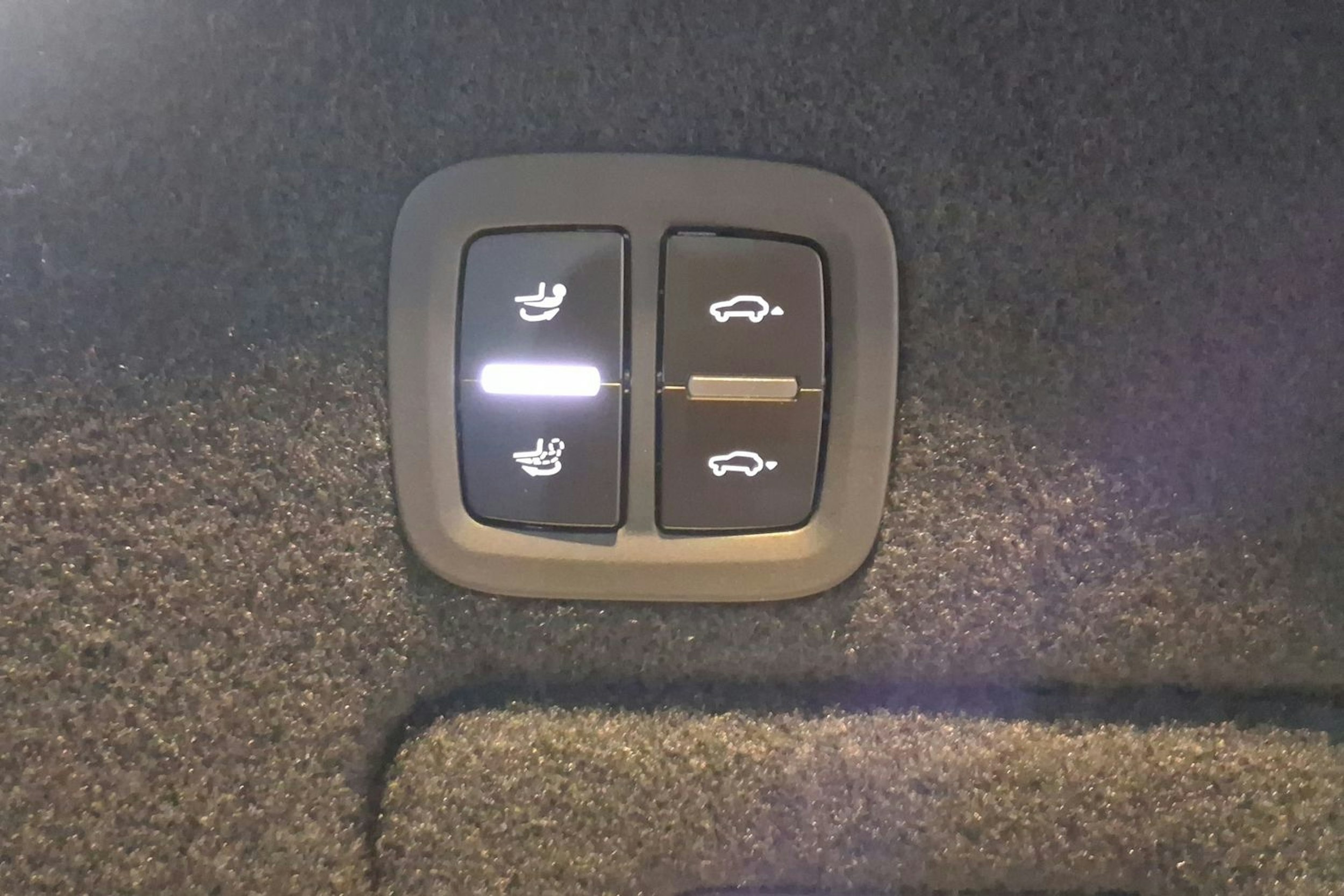 harmaa Porsche Cayenne 2026 kuva 31.