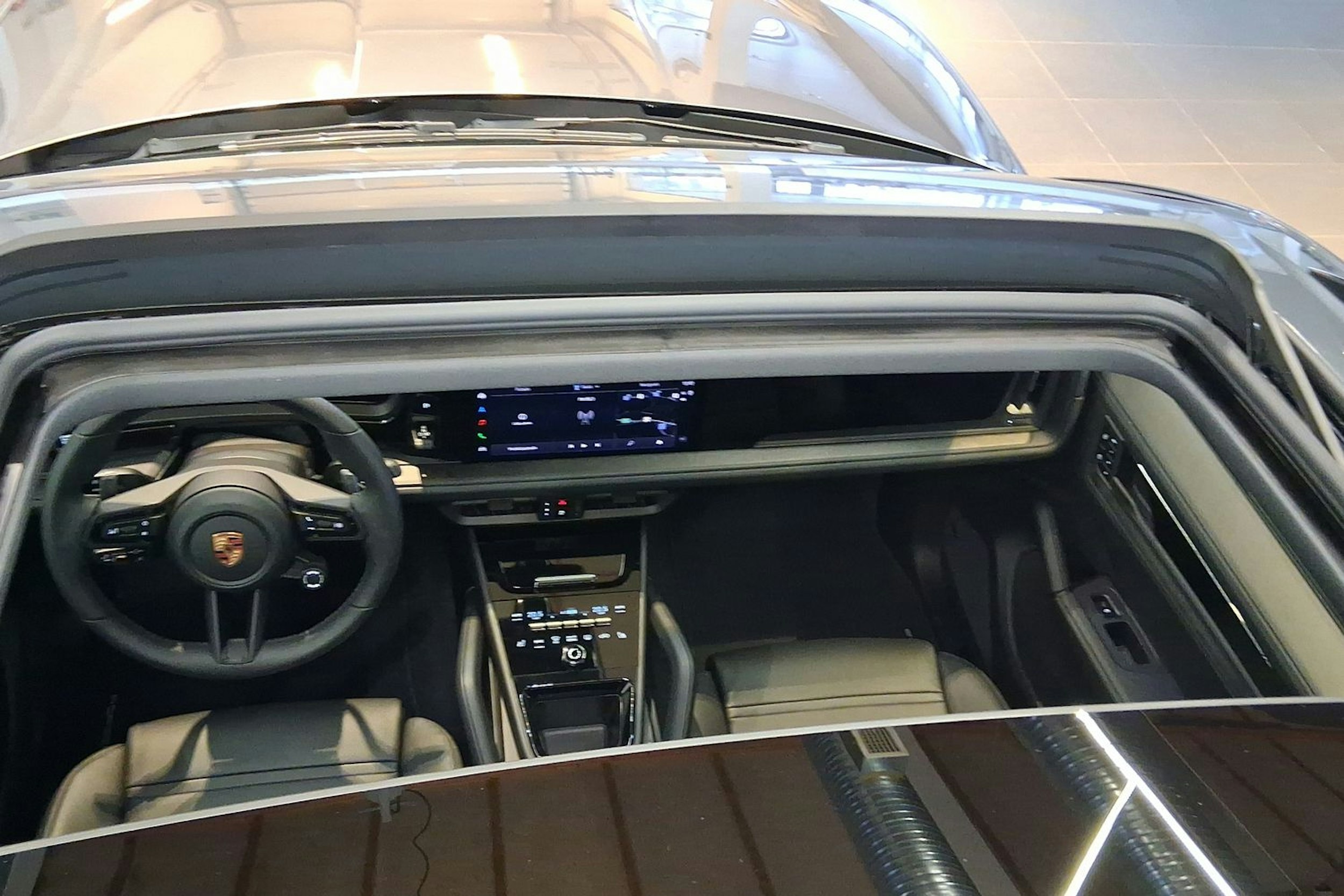 harmaa Porsche Cayenne 2026 kuva 35.