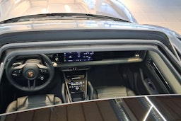 harmaa Porsche Cayenne 2026 kuva 35.