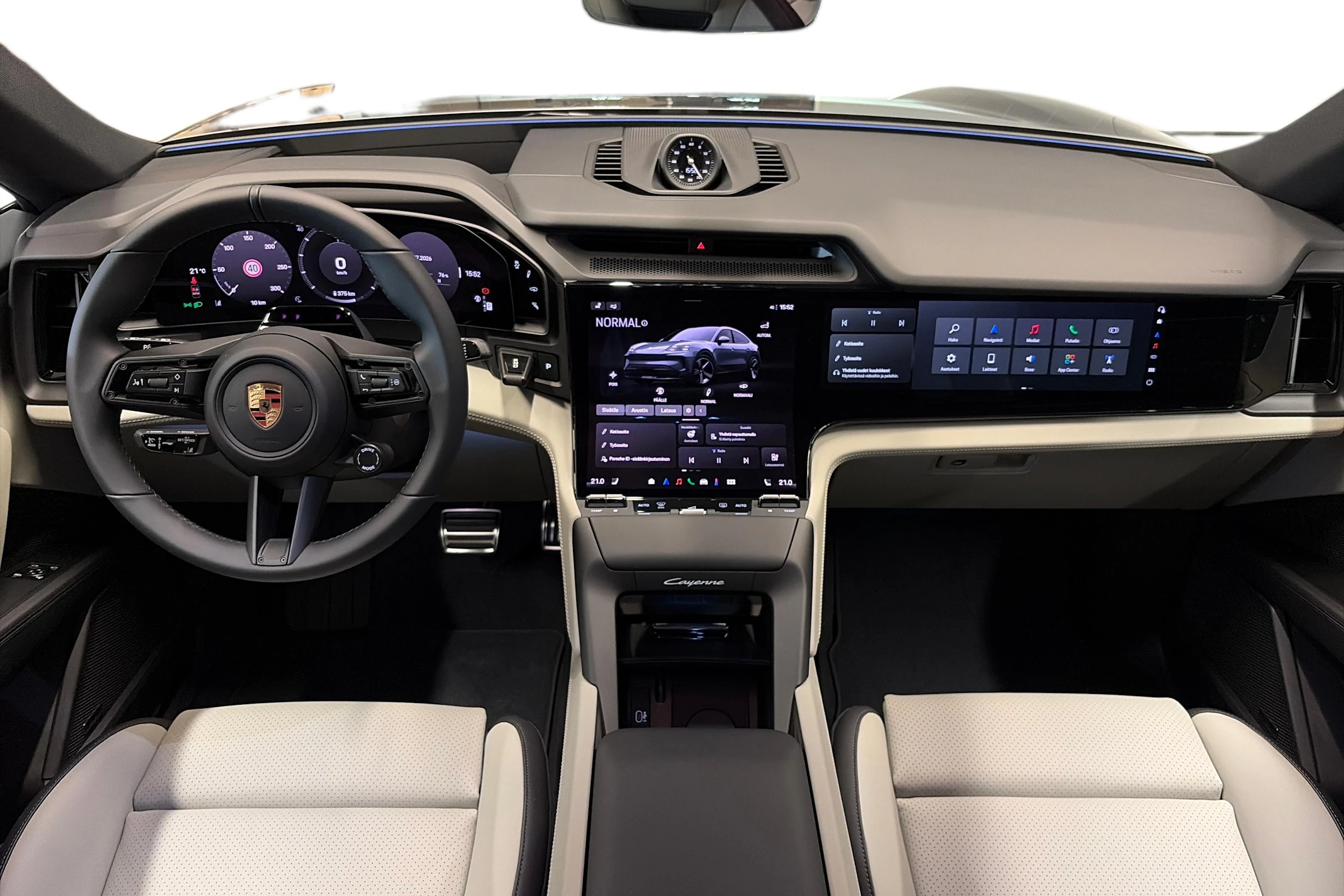 harmaa Porsche Cayenne 2026 kuva 7.
