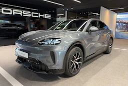 harmaa Porsche Cayenne 2026 kuva 10.