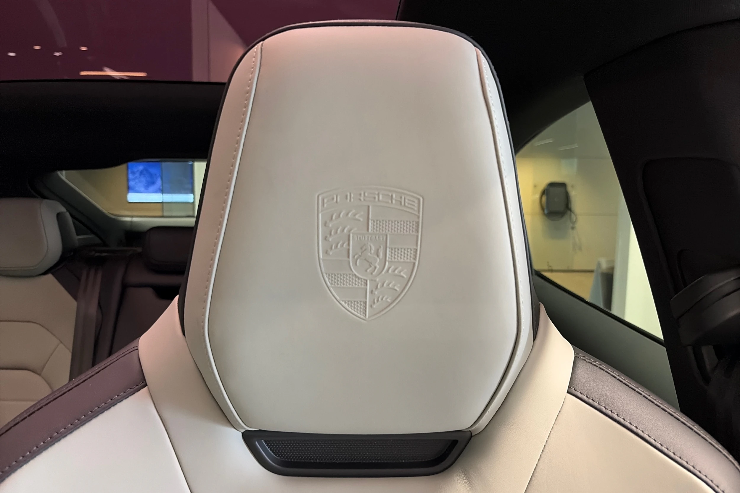 harmaa Porsche Cayenne 2026 kuva 16.