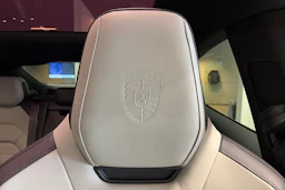 harmaa Porsche Cayenne 2026 kuva 16.