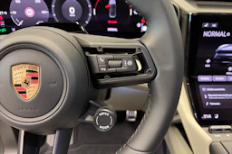 harmaa Porsche Cayenne 2026 kuva 20.