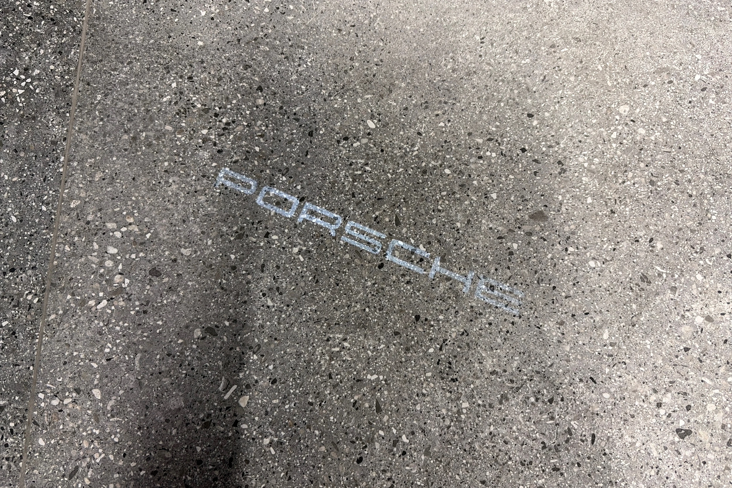 harmaa Porsche Cayenne 2026 kuva 30.