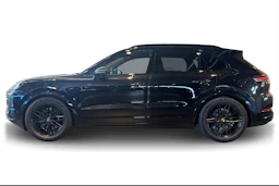 met. musta Porsche Cayenne 2026 kuva 6.