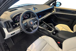 met. musta Porsche Cayenne 2026 kuva 7.
