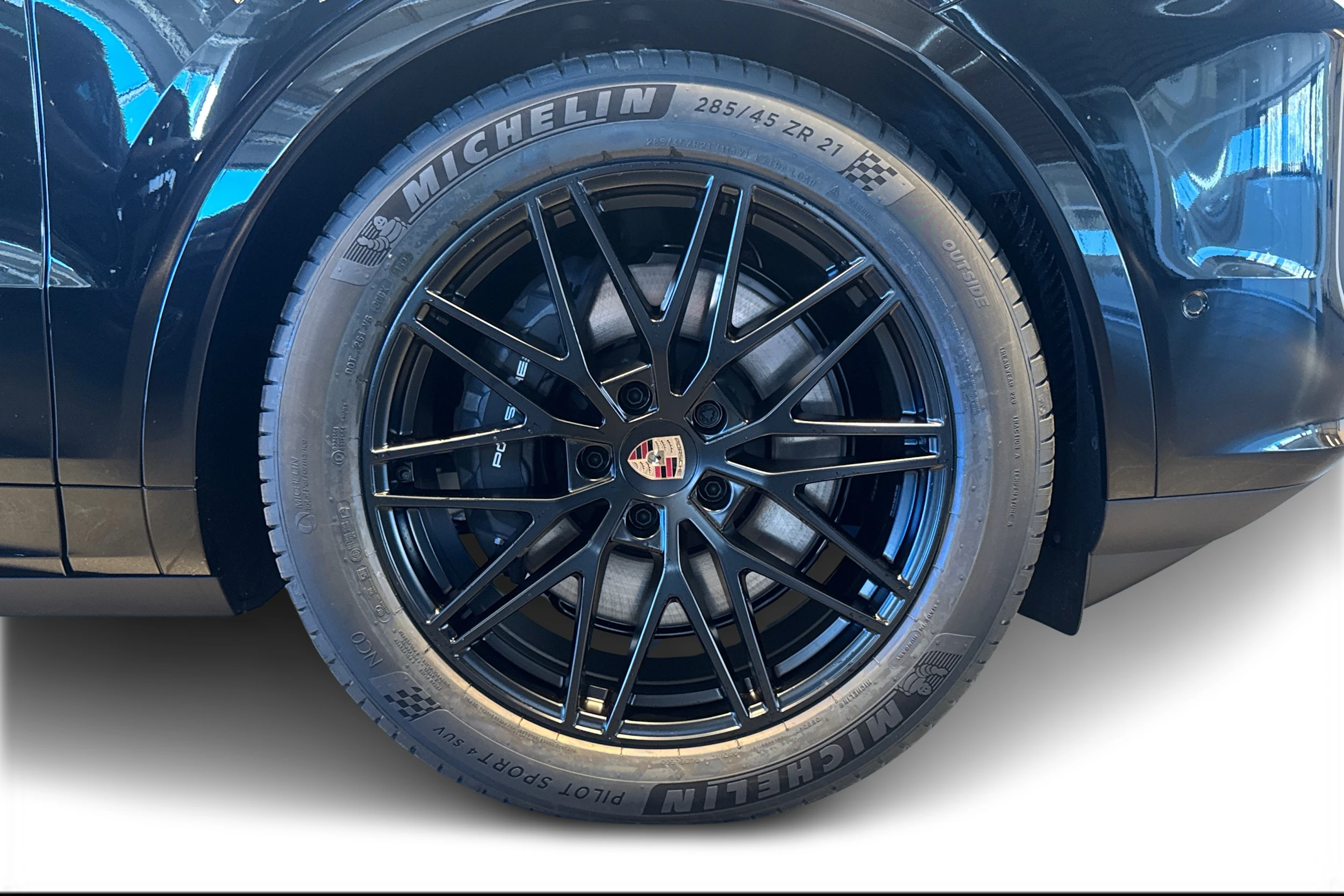 met. musta Porsche Cayenne 2026 kuva 10.