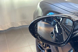 met. musta Porsche Cayenne 2026 kuva 15.