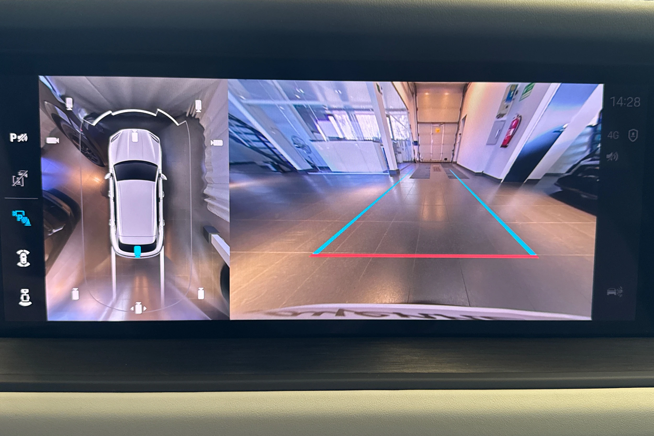 met. musta Porsche Cayenne 2026 kuva 17.