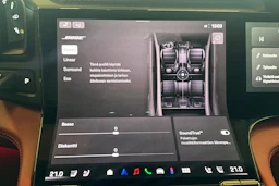 met. musta Porsche Cayenne 2026 kuva 18.