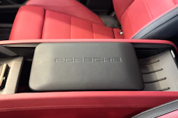 met. musta Porsche Cayenne 2026 kuva 21.