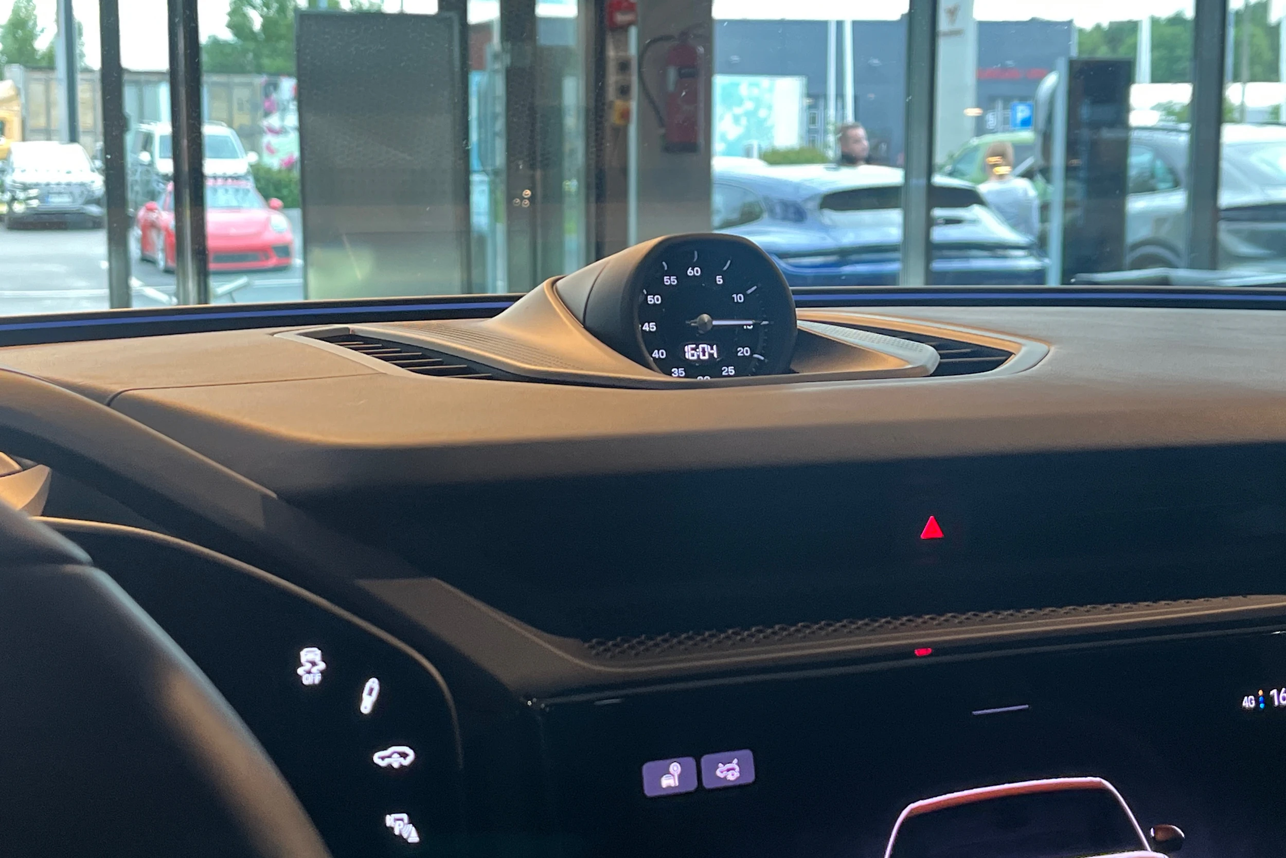 ruskea (beige) Porsche Cayenne 2026 kuva 10.