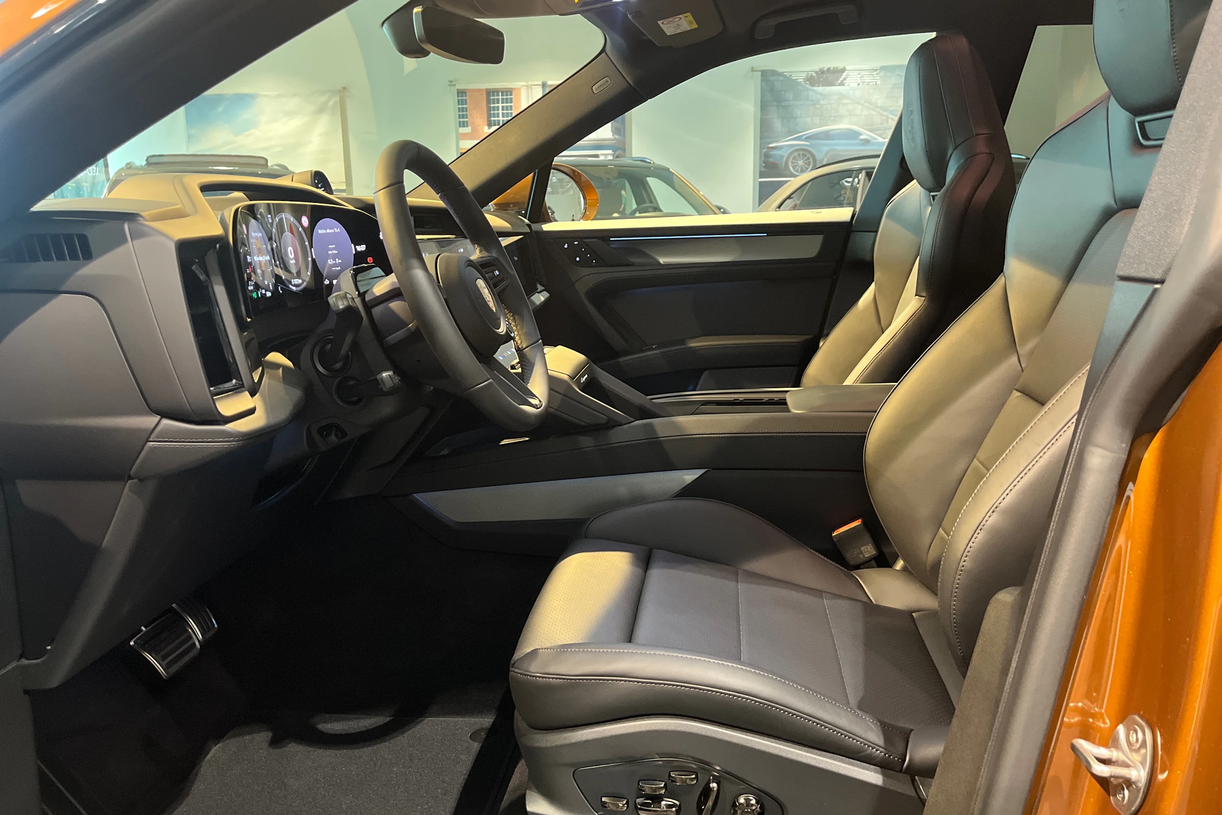 ruskea (beige) Porsche Cayenne 2026 kuva 17.