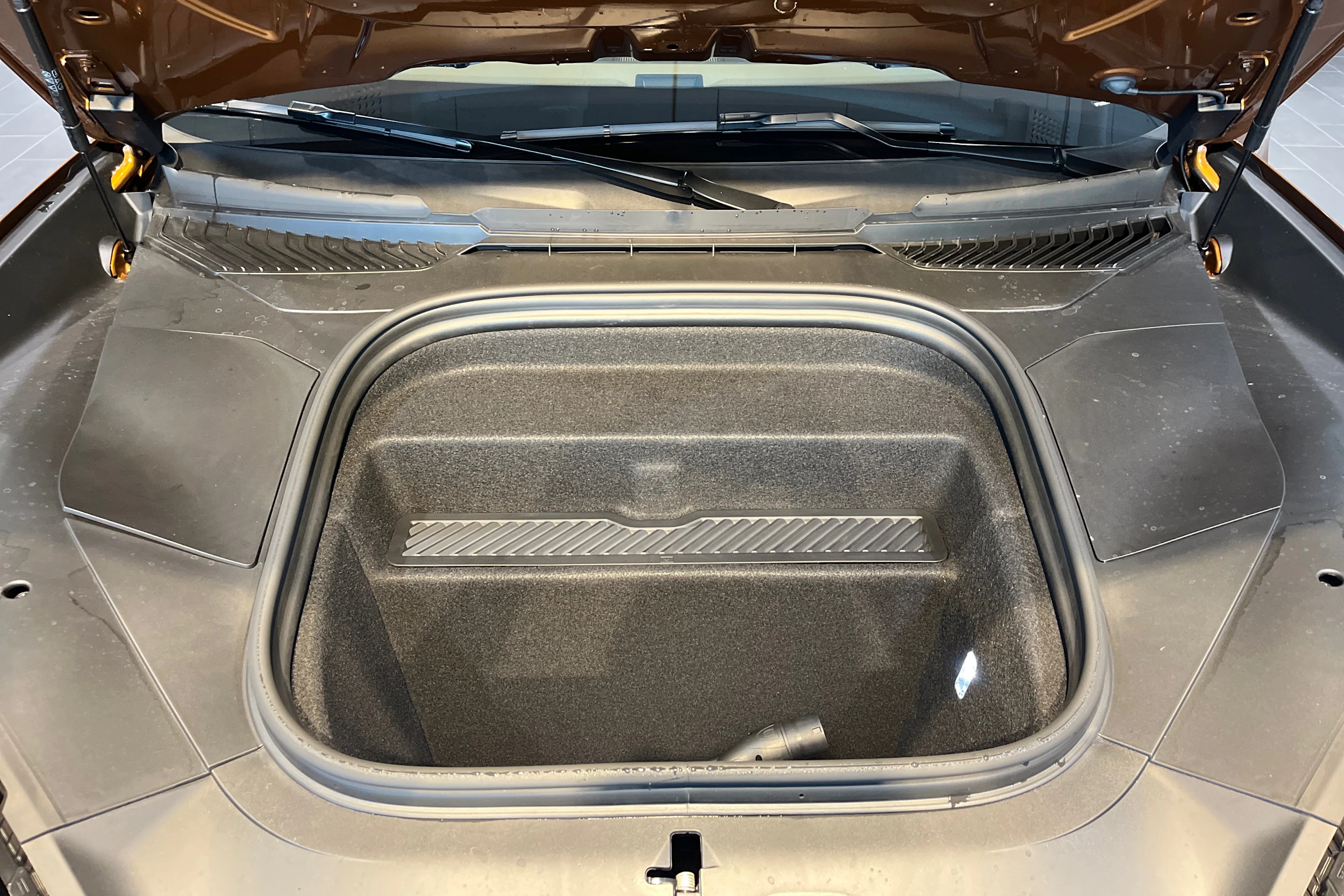 ruskea (beige) Porsche Cayenne 2026 kuva 25.