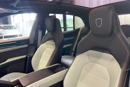 met. vihreä Porsche Cayenne 2026 kuva 14.