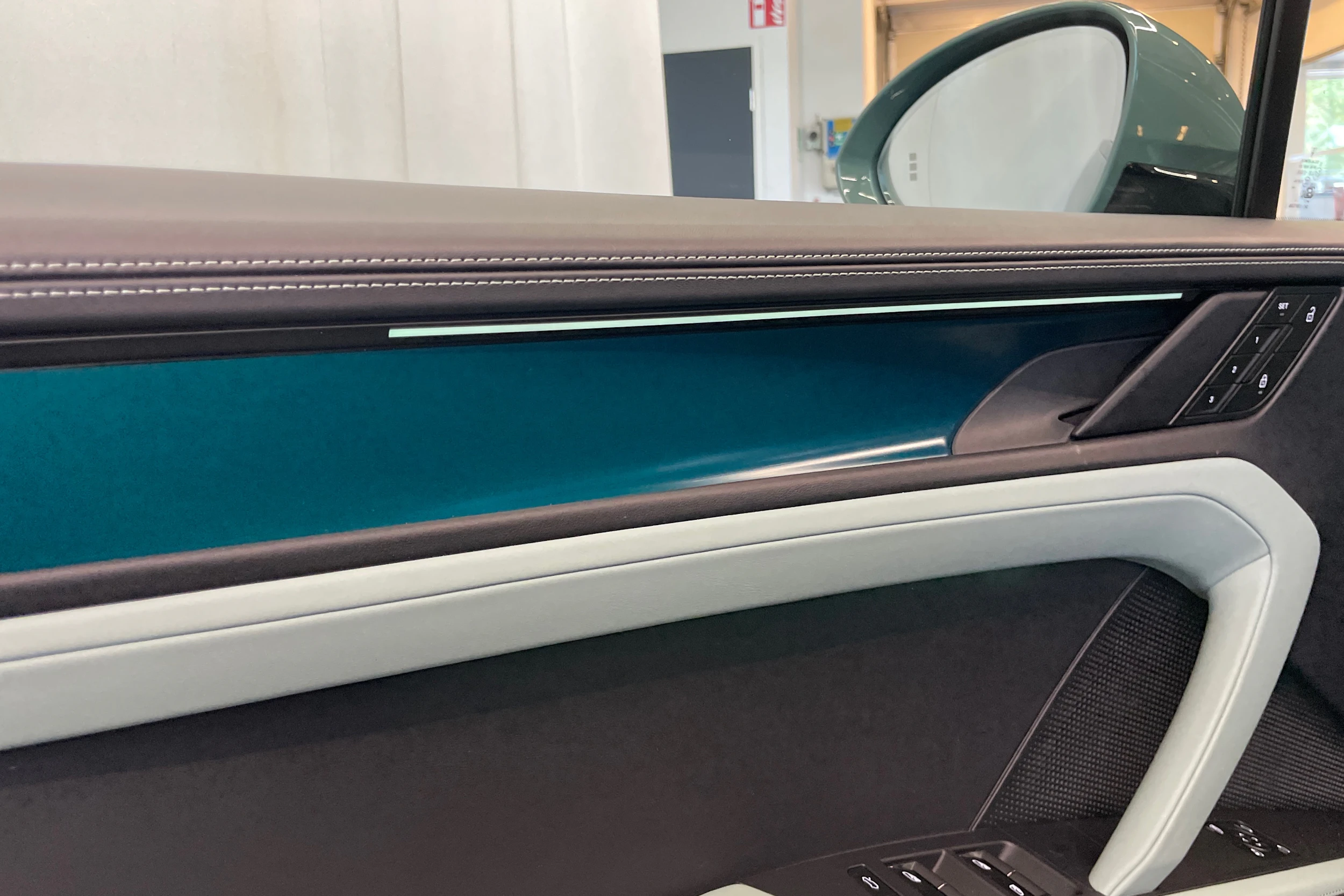 met. vihreä Porsche Cayenne 2026 kuva 15.