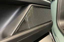 met. vihreä Porsche Cayenne 2026 kuva 16.