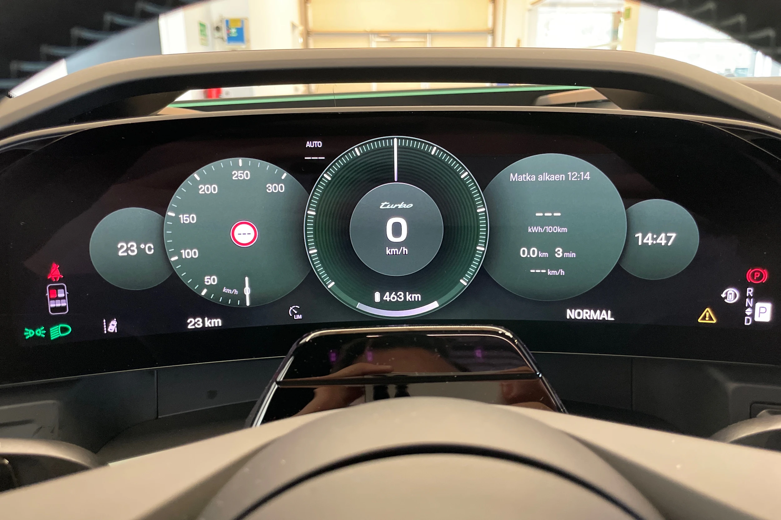 met. vihreä Porsche Cayenne 2026 kuva 25.