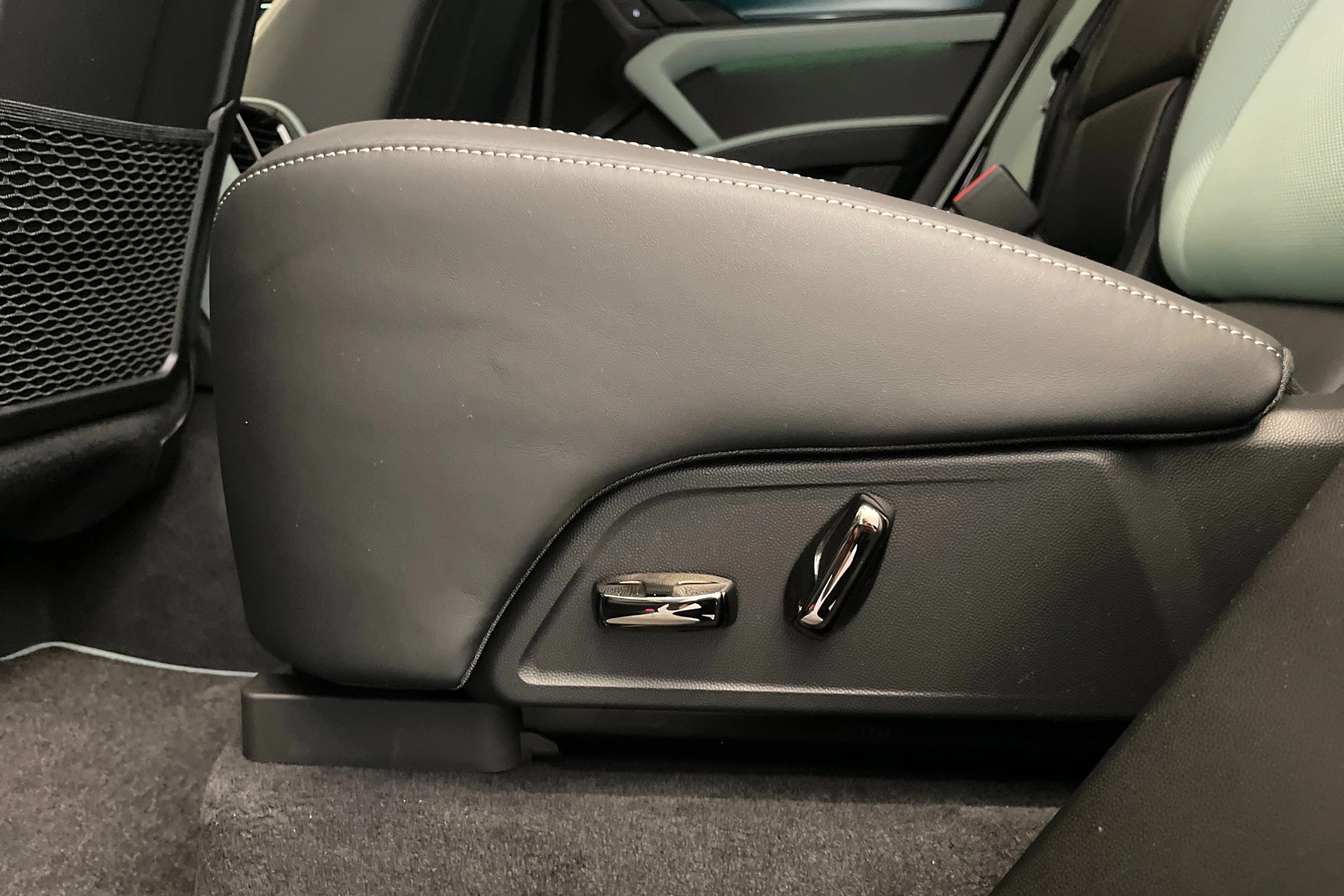 met. vihreä Porsche Cayenne 2026 kuva 27.