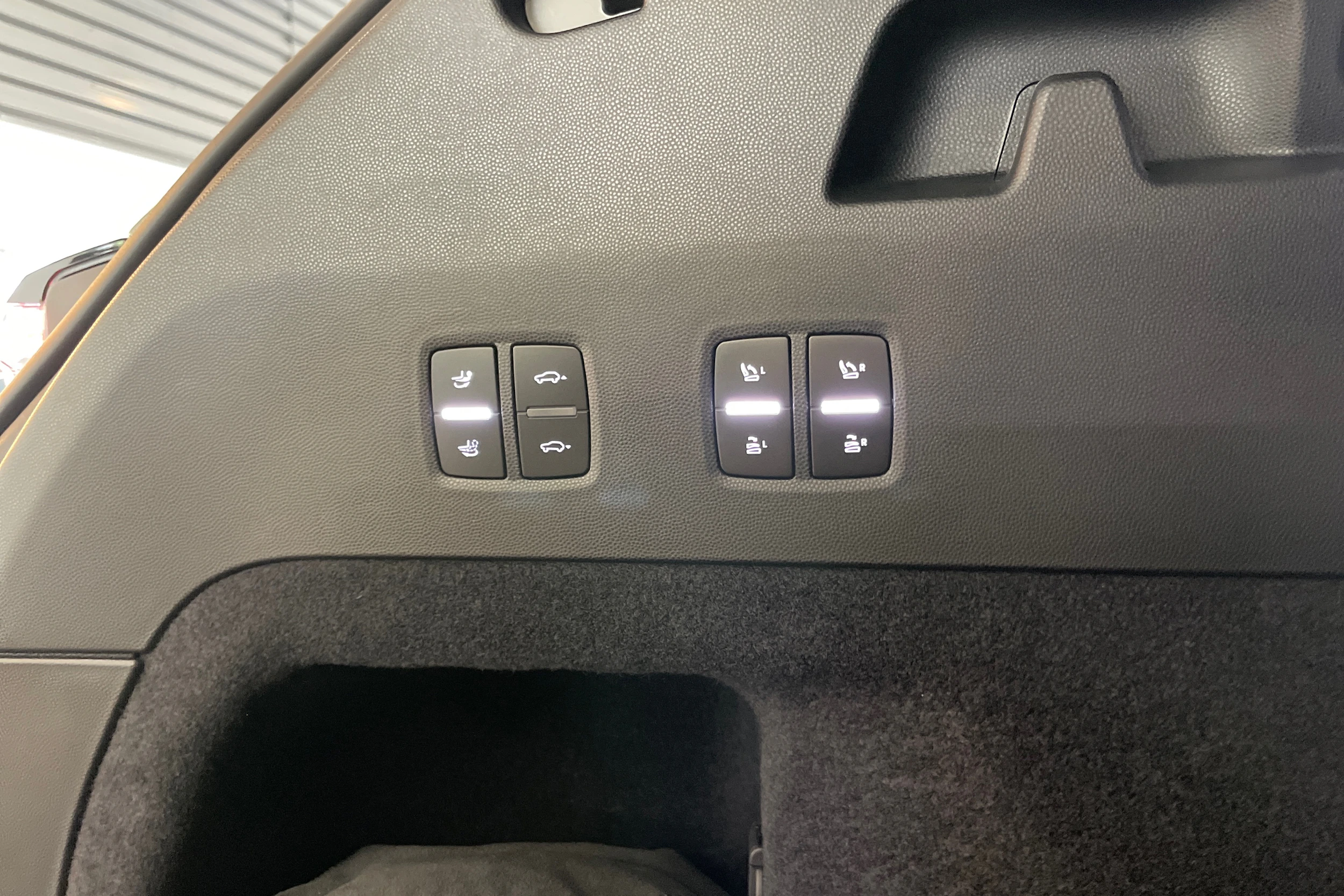 met. vihreä Porsche Cayenne 2026 kuva 32.