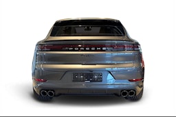 harmaa Porsche Cayenne 2026 kuva 3.