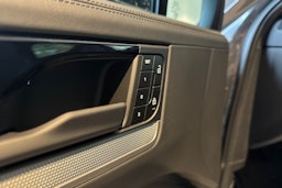 harmaa Porsche Cayenne 2026 kuva 10.