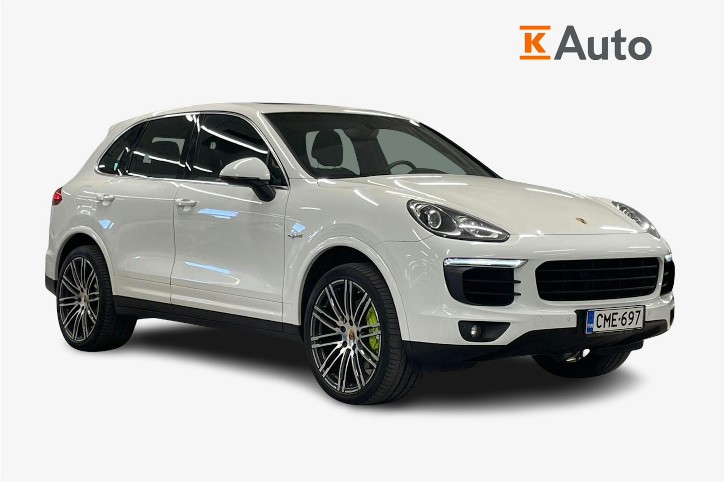 Valkoinen Porsche Cayenne S e-hybrid 2015 kuva 1.
