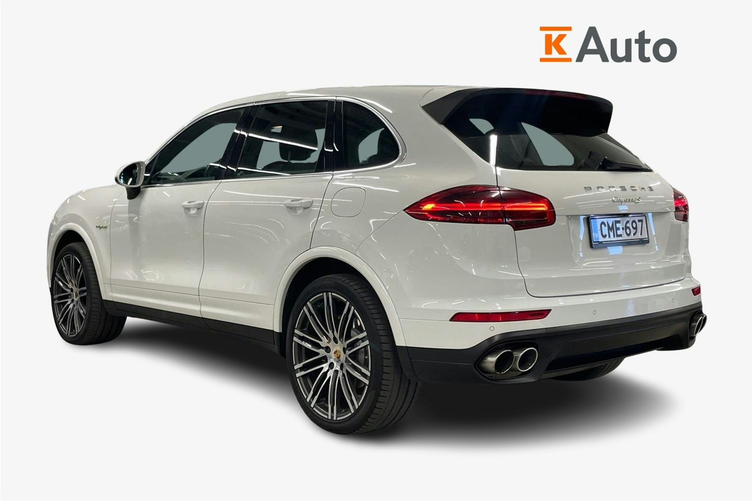 Valkoinen Porsche Cayenne S e-hybrid 2015 kuva 2.