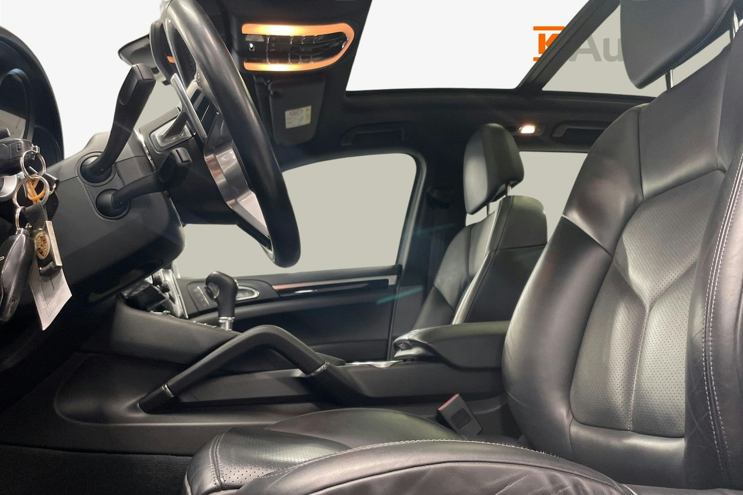 Valkoinen Porsche Cayenne S e-hybrid 2015 kuva 9.