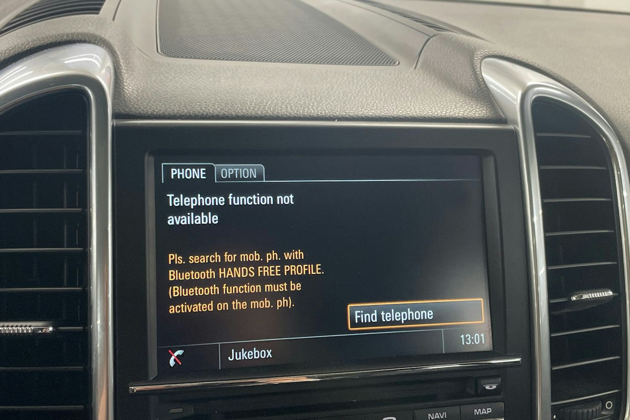 Valkoinen Porsche Cayenne S e-hybrid 2015 kuva 13.