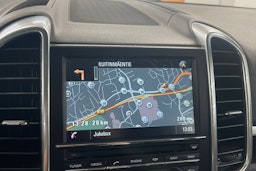 Valkoinen Porsche Cayenne S e-hybrid 2015 kuva 14.