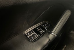 Valkoinen Porsche Cayenne S e-hybrid 2015 kuva 28.