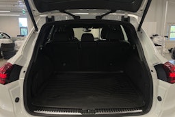 Valkoinen Porsche Cayenne S e-hybrid 2015 kuva 33.