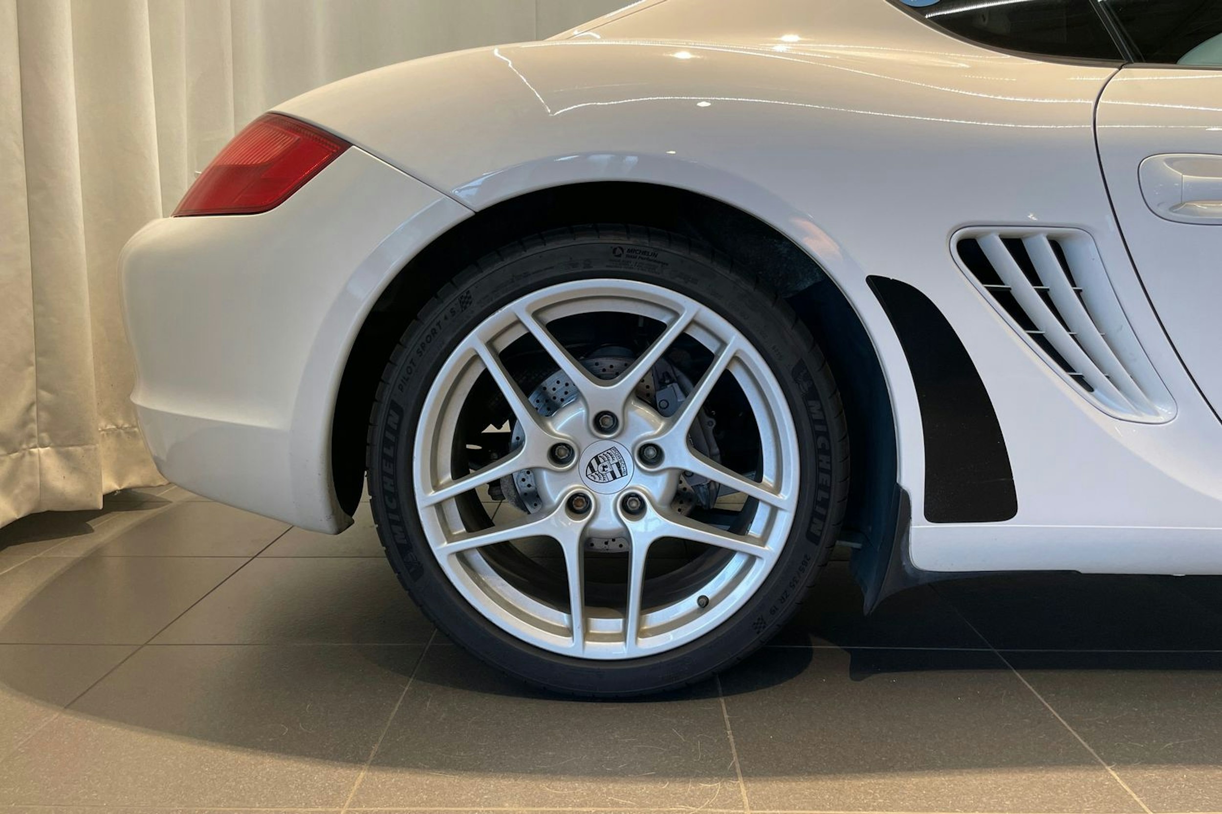 valkoinen Porsche Cayman 2008 kuva 10.