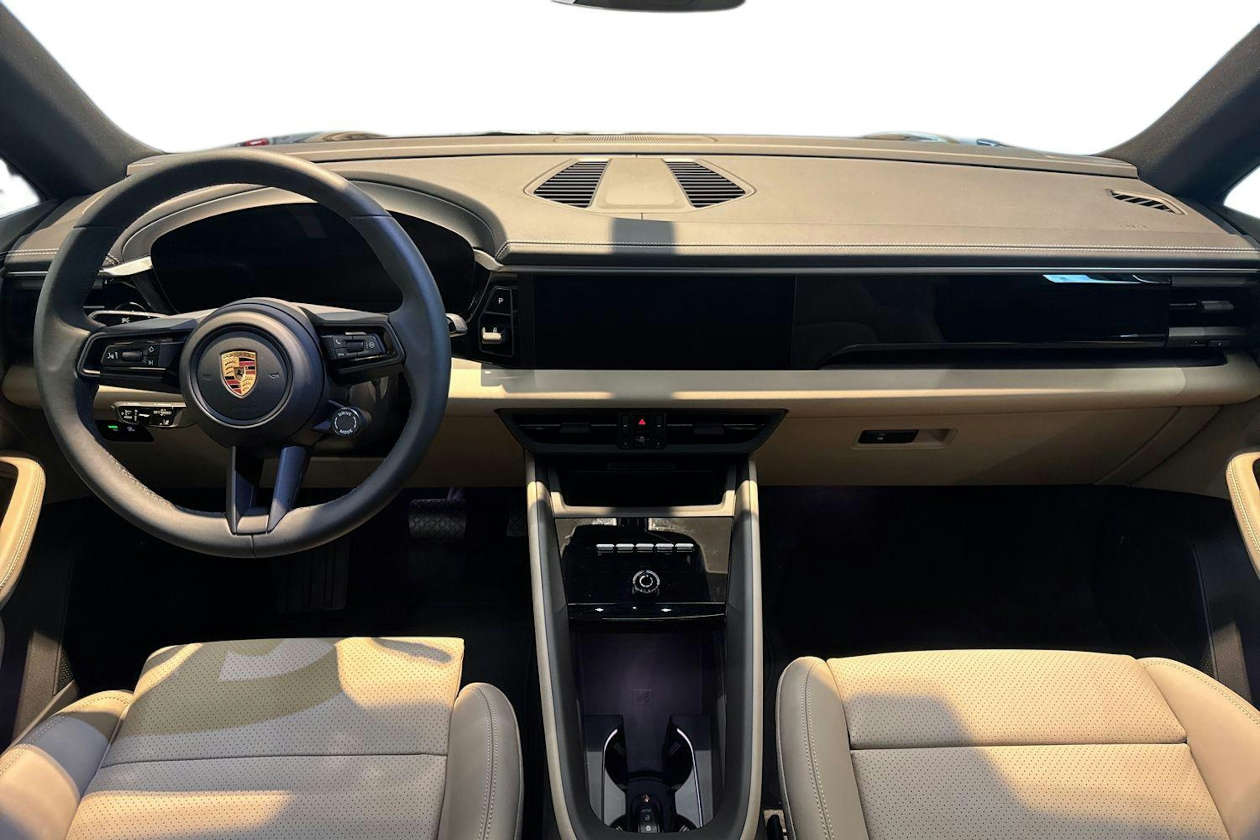 Harmaa Porsche Macan 2025 kuva 7.