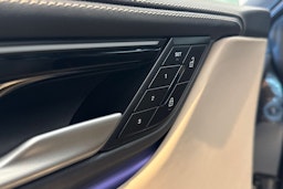 Harmaa Porsche Macan 2025 kuva 10.