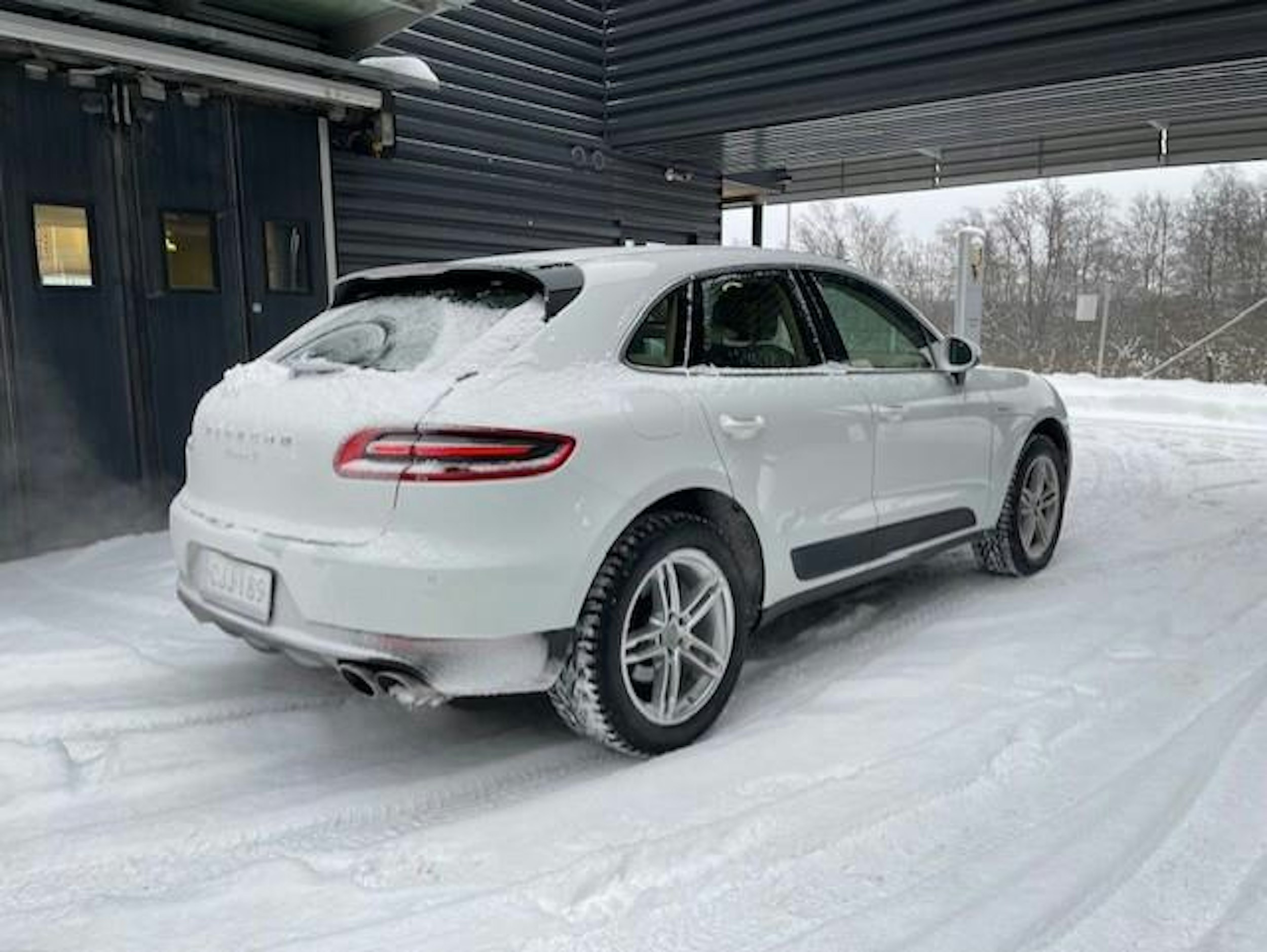 valkoinen Porsche Macan 2014 kuva 2.