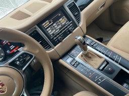 valkoinen Porsche Macan 2014 kuva 4.