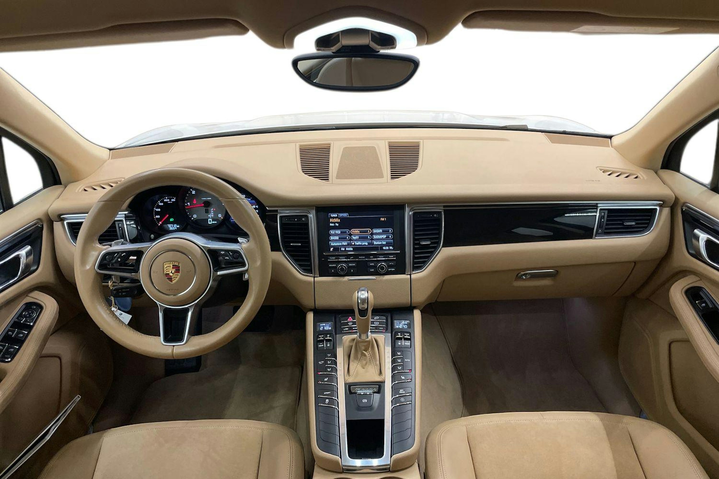 valkoinen Porsche Macan 2015 kuva 7.