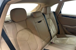 valkoinen Porsche Macan 2015 kuva 8.