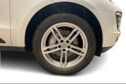 valkoinen Porsche Macan 2015 kuva 9.