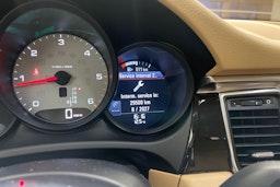 valkoinen Porsche Macan 2015 kuva 14.