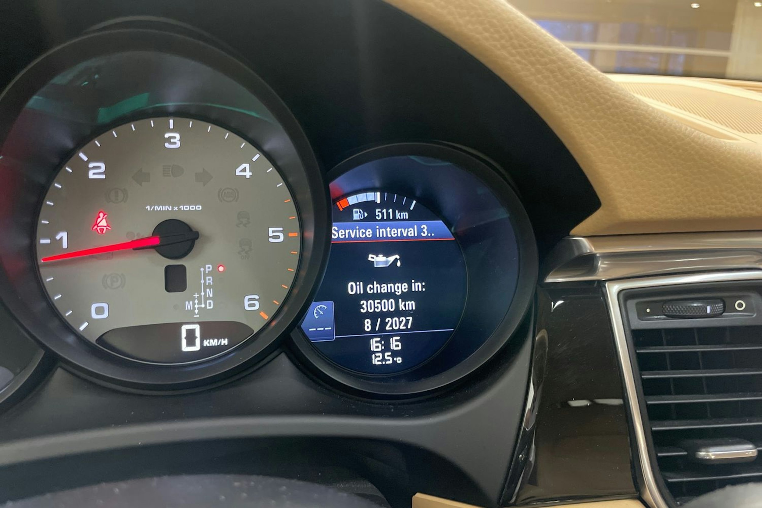 valkoinen Porsche Macan 2015 kuva 15.