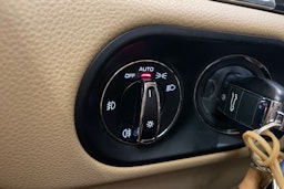 valkoinen Porsche Macan 2015 kuva 17.