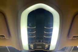 valkoinen Porsche Macan 2015 kuva 21.